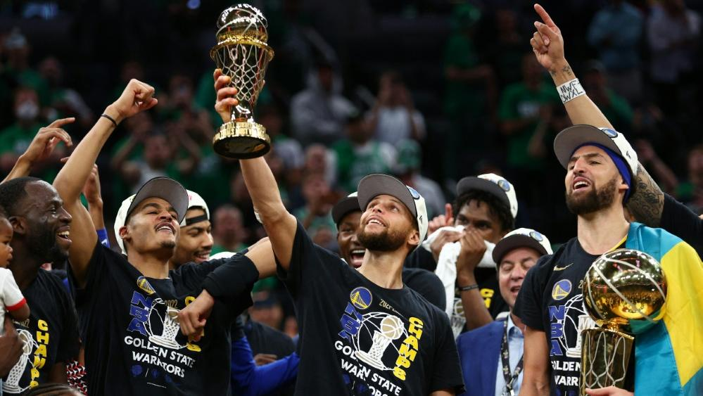 Dank MVP Curry: Warriors küren sich zum NBA-Champion!