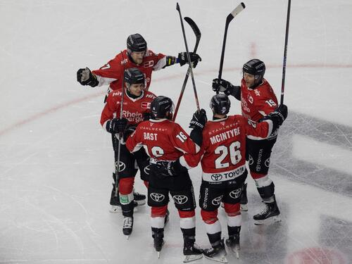 Schütz-Show: Kölner Haie legen gegen Ingolstadt vor