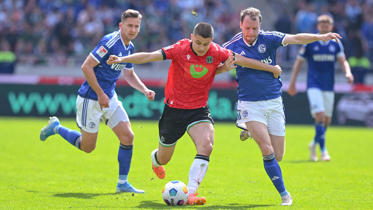 Schalke verspielt Sieg in Hannover