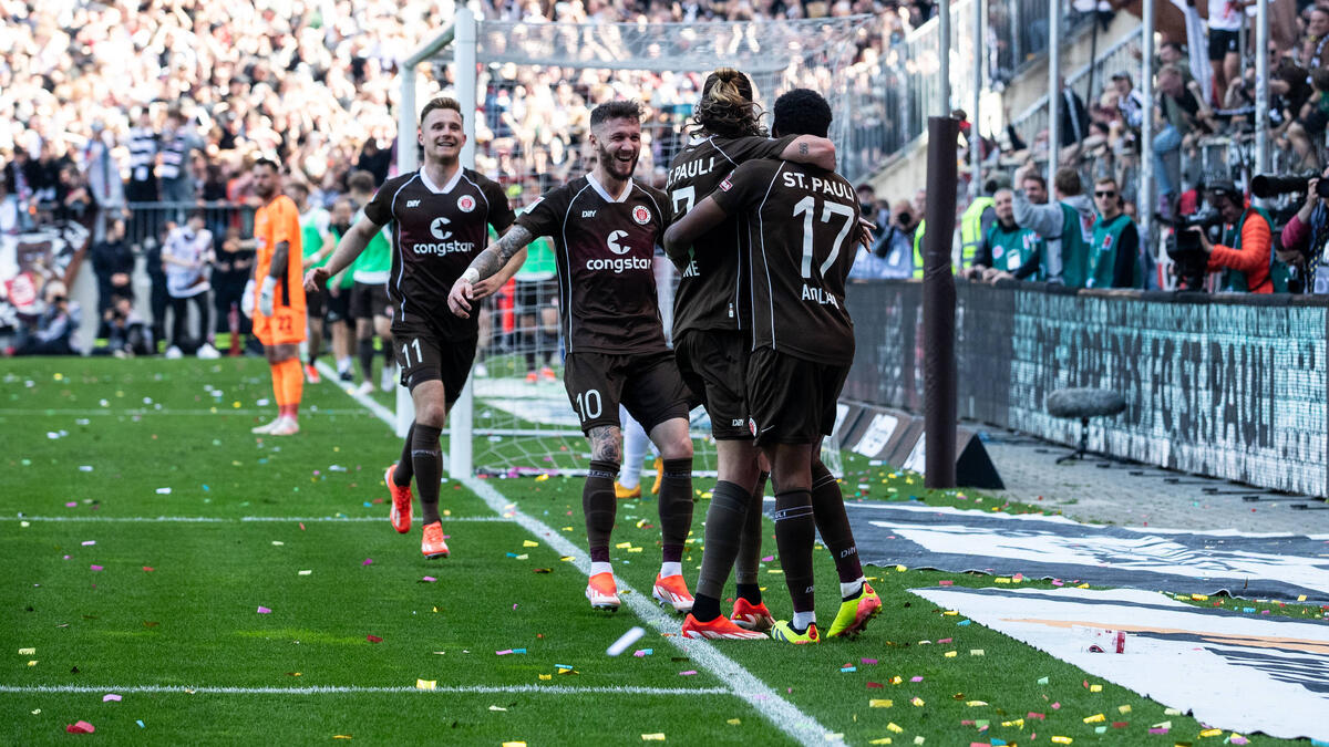 Der Kiez bebt! St. Pauli folgt Kiel in die Bundesliga