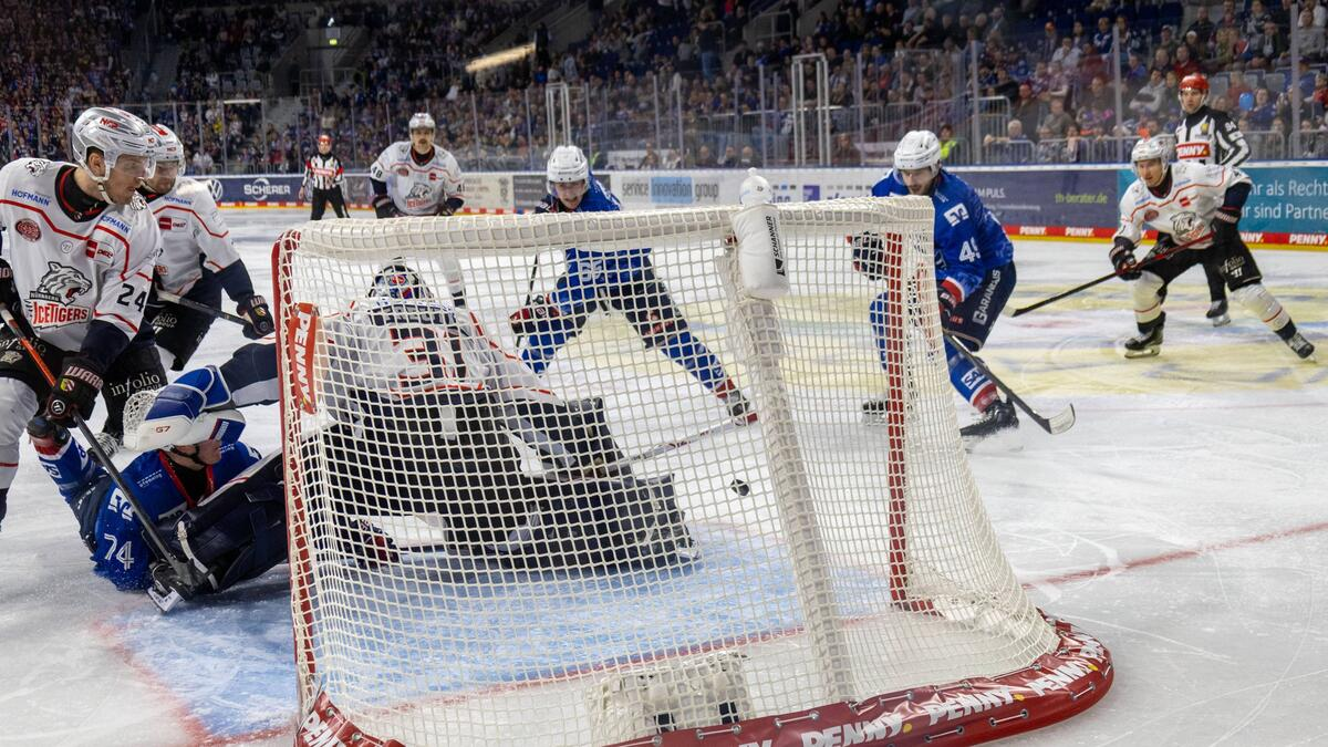 DEL-Topteams kassieren Pleiten – Straubing enteilt