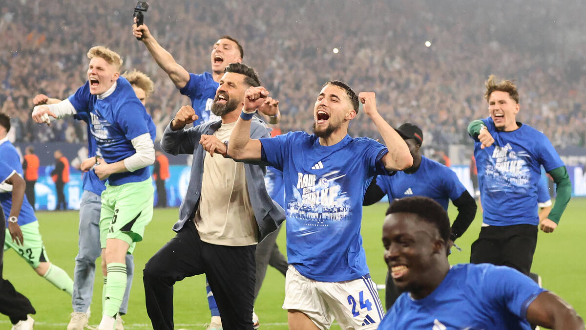 Meister! FC Schalke 04 bejubelt „perfektes Wochenende“