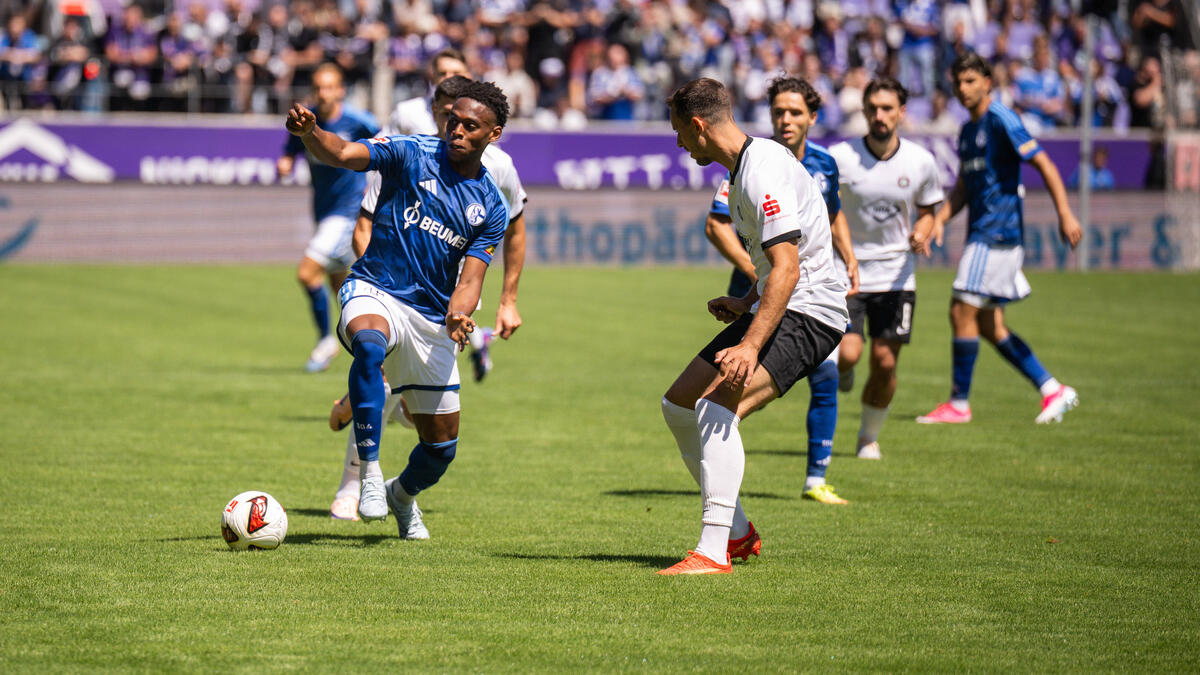 Sylla trifft doppelt: Schalke feiert Testspiel-Erfolg